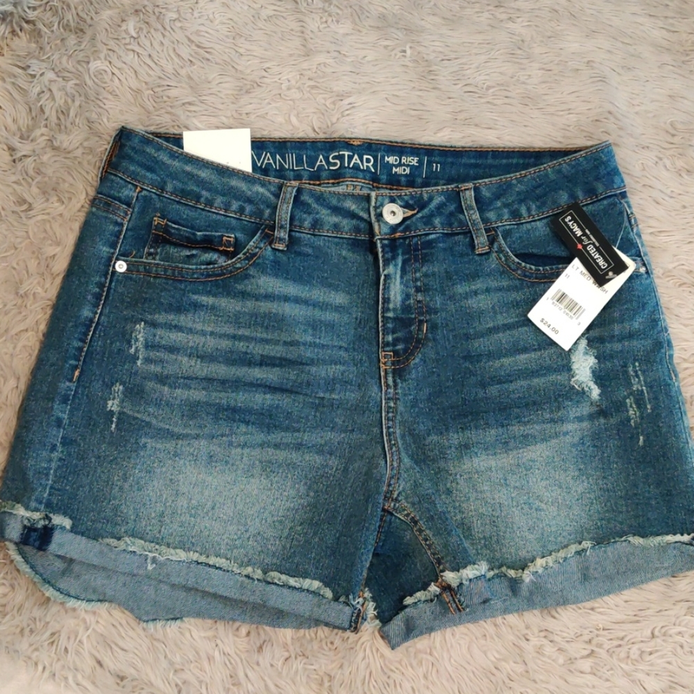 Women's mid rise shorts